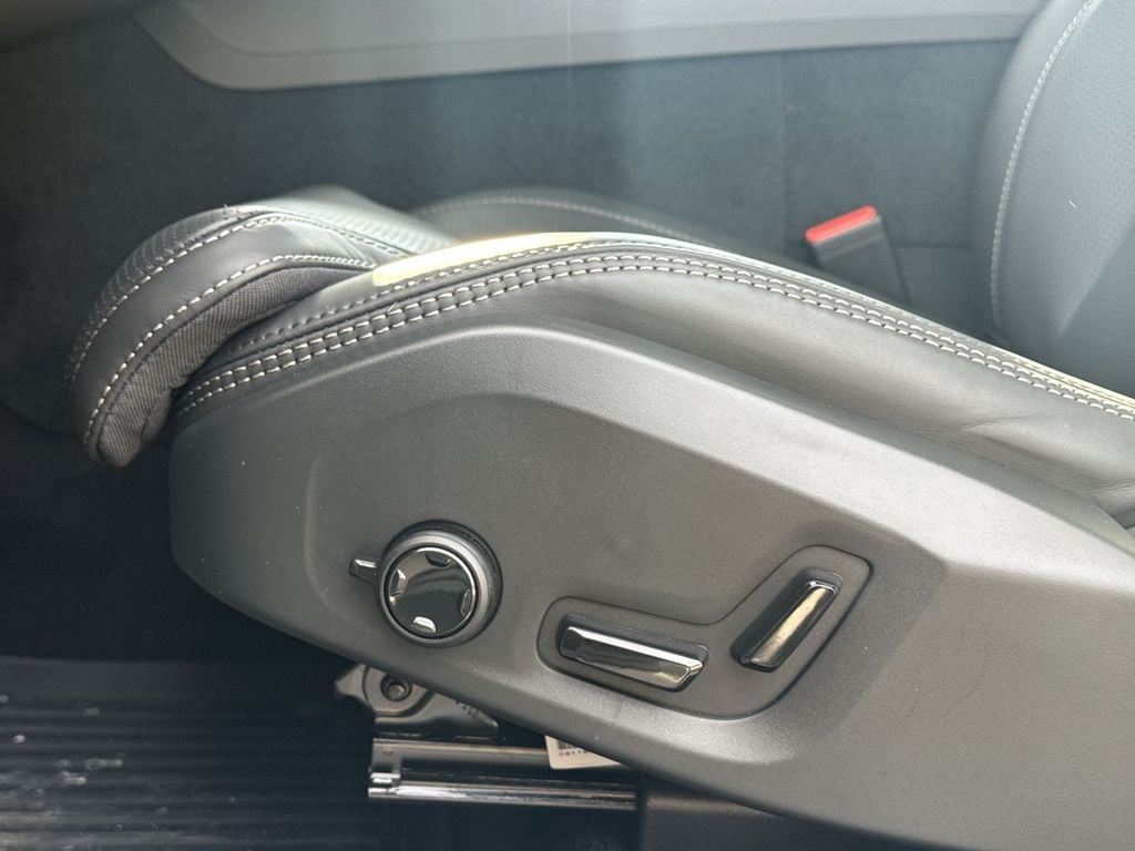 2026 Volvo XC60 Ultra - Photo 12