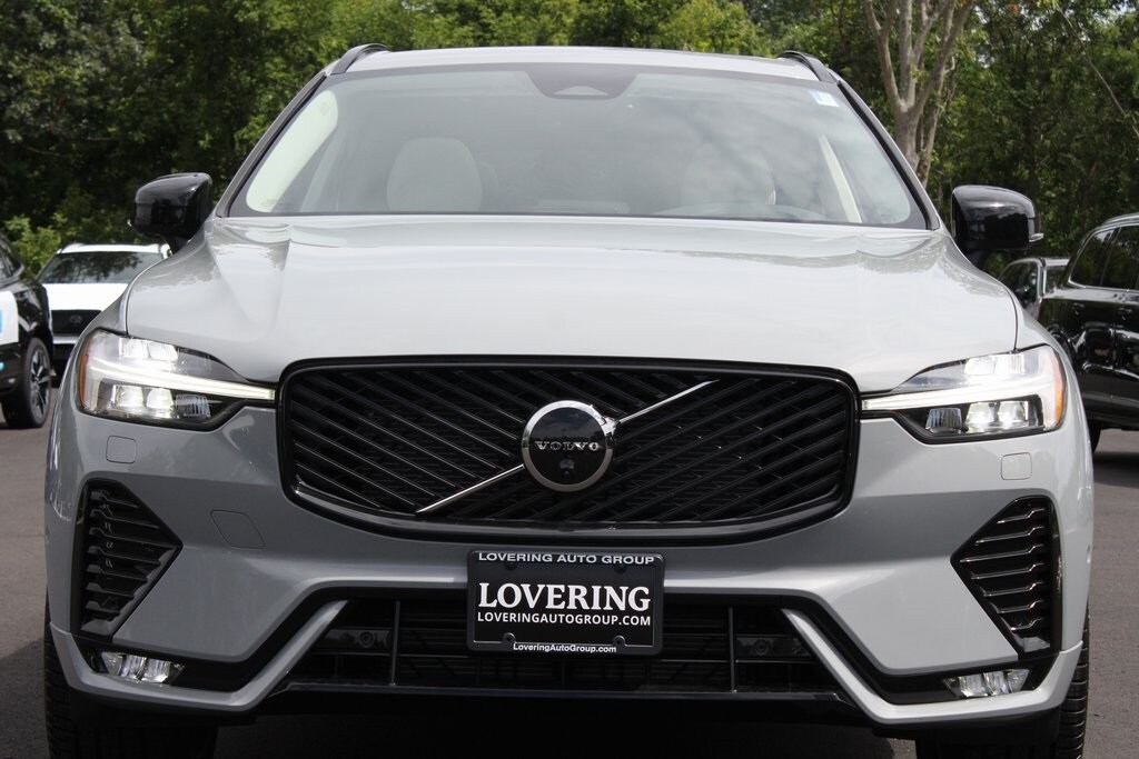 2026 Volvo XC60 B5 photo 3