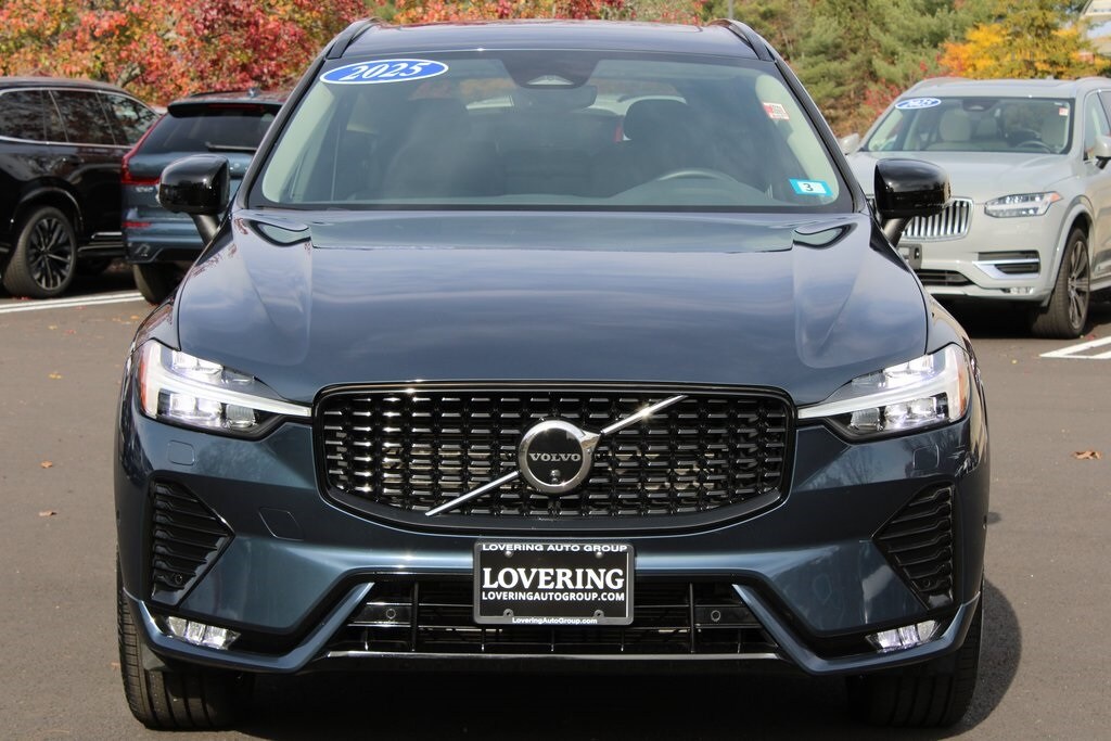 2025 Volvo XC60 B5 Plus photo 2