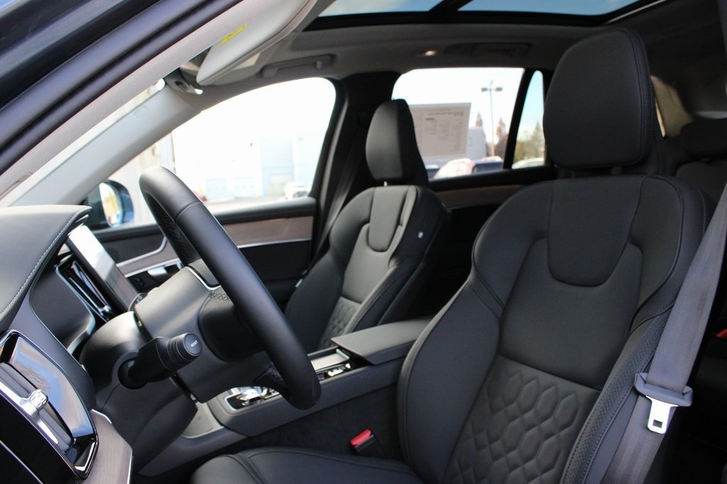 Certified 2025 Volvo XC90 B6 Plus 7-Seater SUV