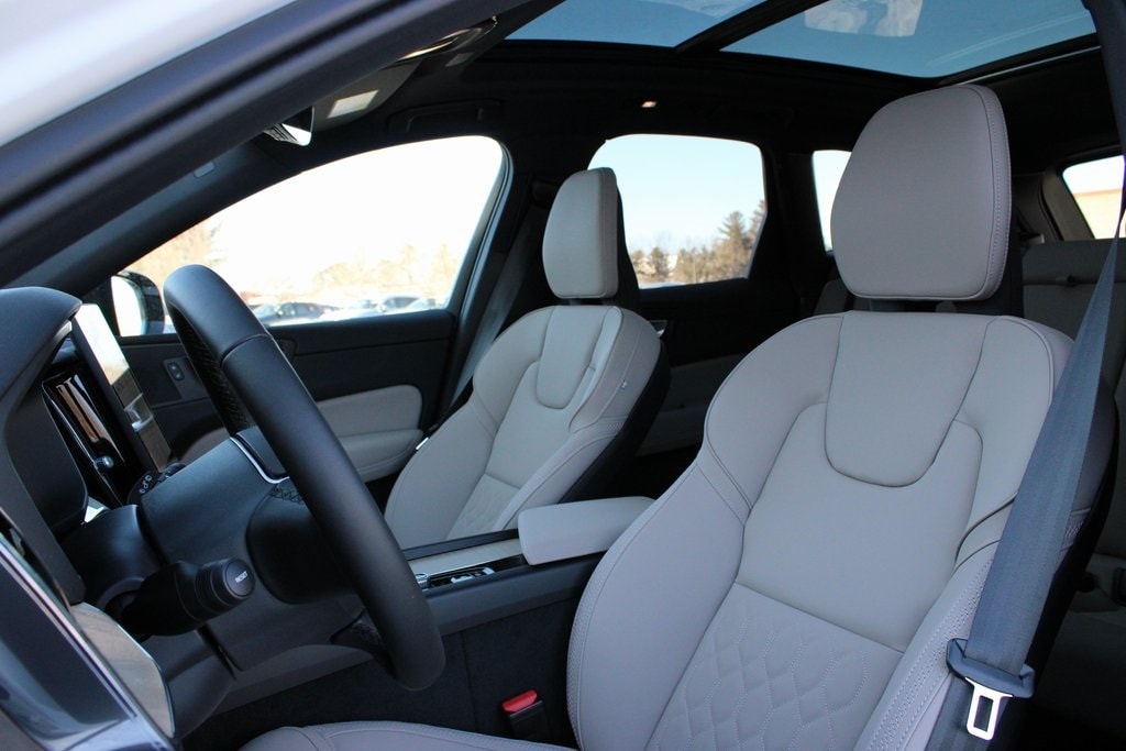 New 2026 Volvo XC60 B5 Plus SUV