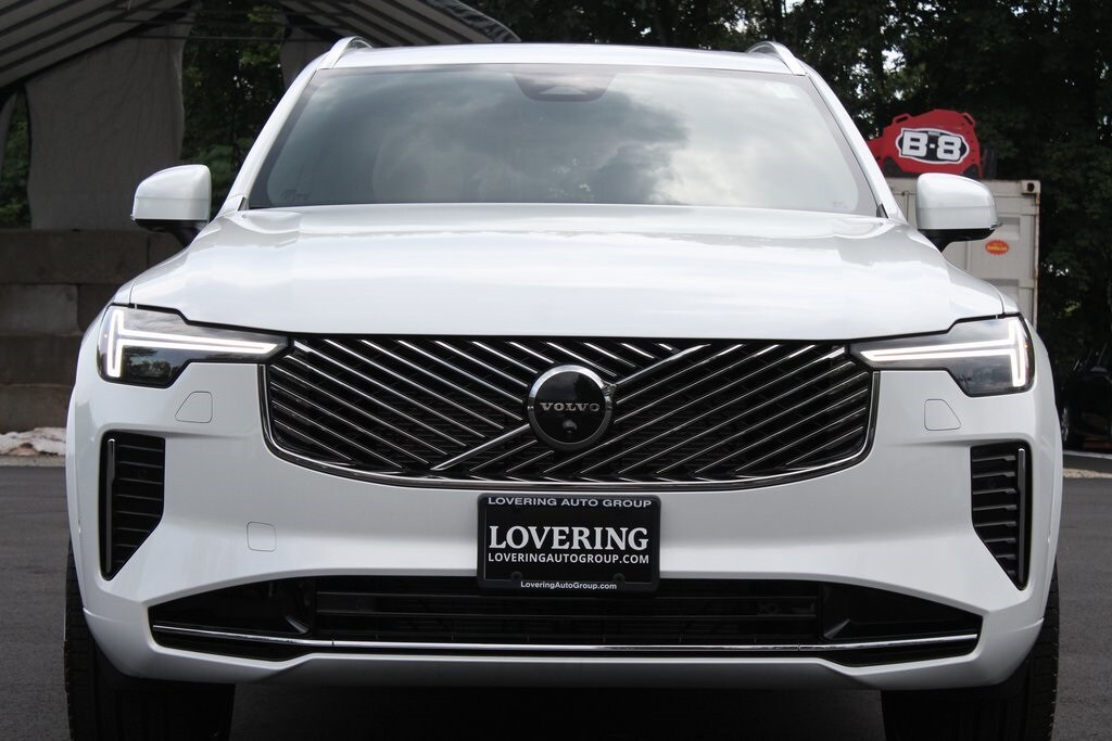 2026 Volvo XC90 Plus photo 3