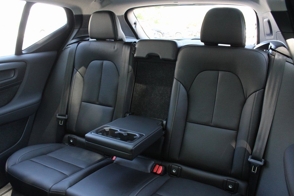 2026 Volvo XC40 Core - Photo 31