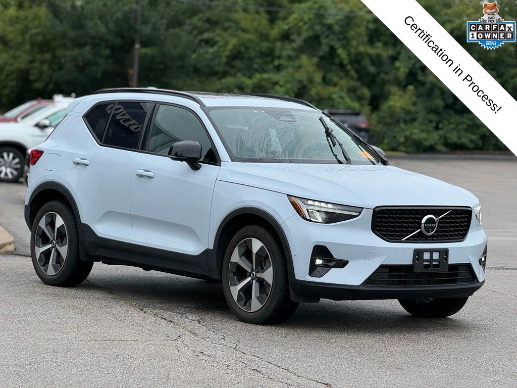 2024 Volvo XC40