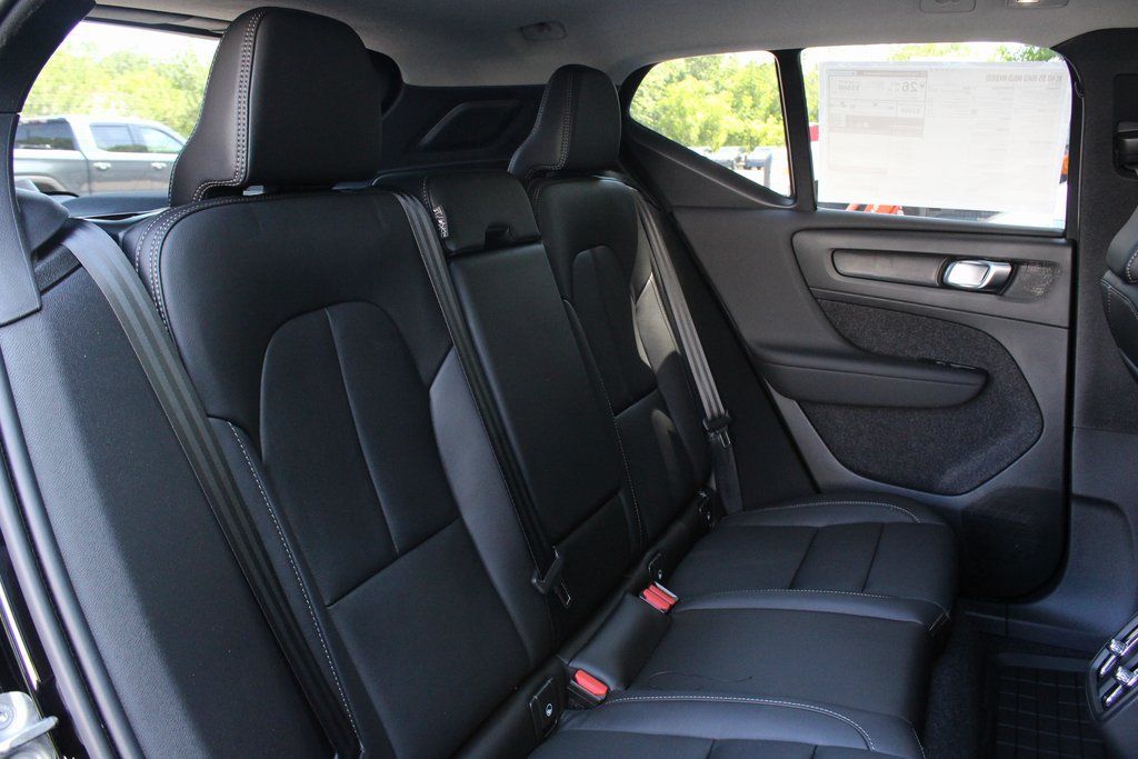 2026 Volvo XC40 Core - Photo 29