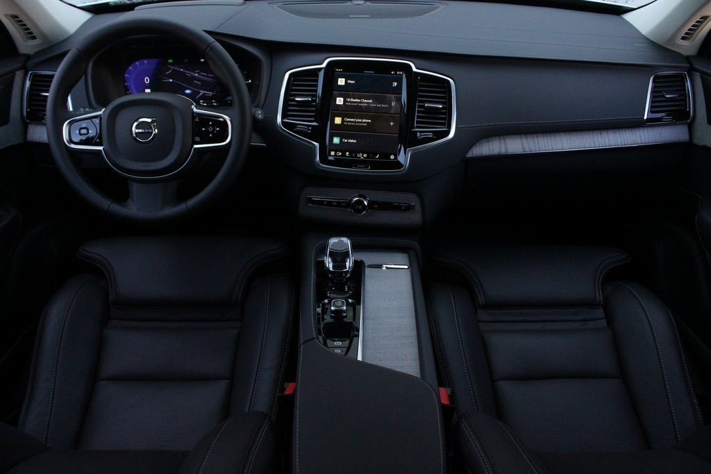 Certified 2024 Volvo XC90 Ultimate with VIN YV4H60CF7R1235422 for sale in Nashua, NH