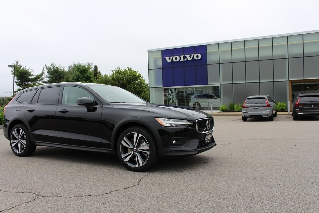 New 2024 Volvo V60 Cross Country For Sale/Lease Nashua, NH Stock 24343
