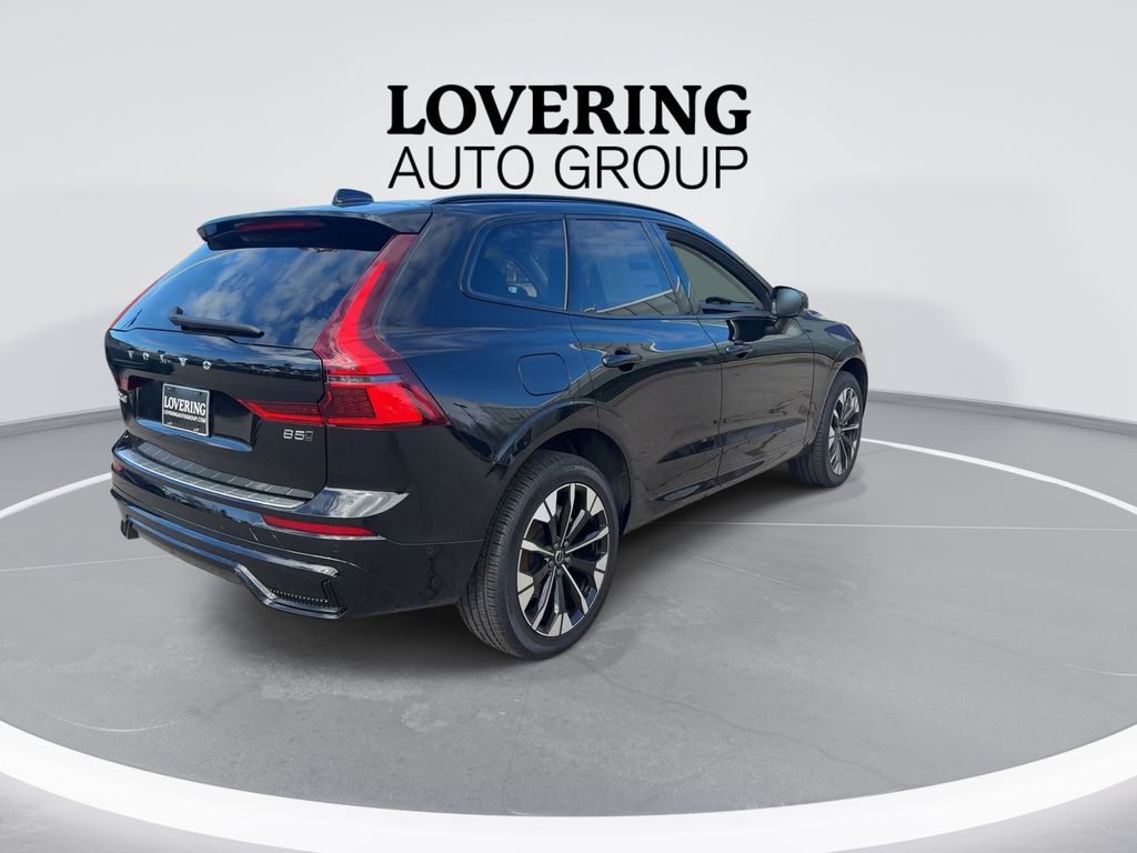 2026 Volvo XC60 Plus - Photo 8