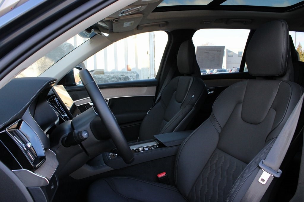 Certified 2025 Volvo XC90 B6 Plus 7-Seater SUV