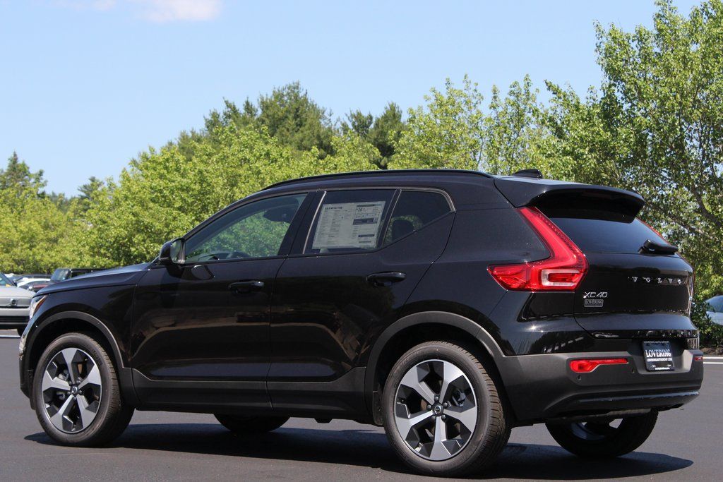 2026 Volvo XC40 Core - Photo 11