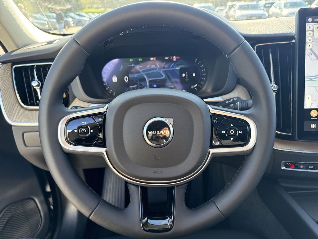2026 Volvo XC60 Plus - Photo 14