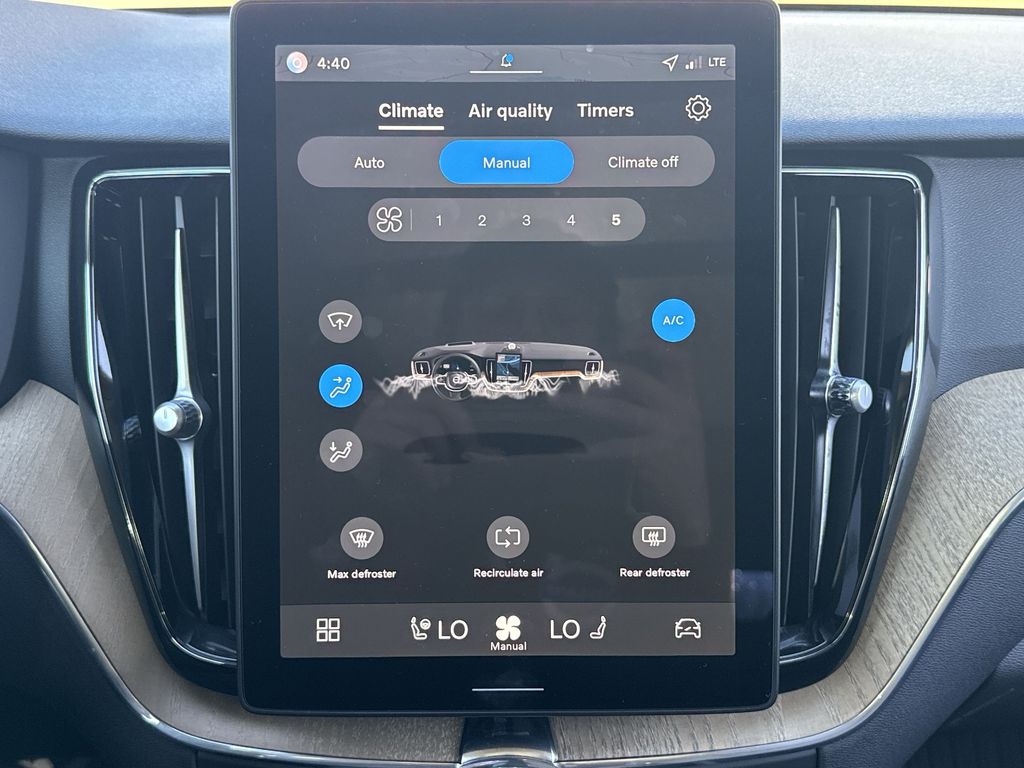 2026 Volvo XC60 Plus - Photo 19