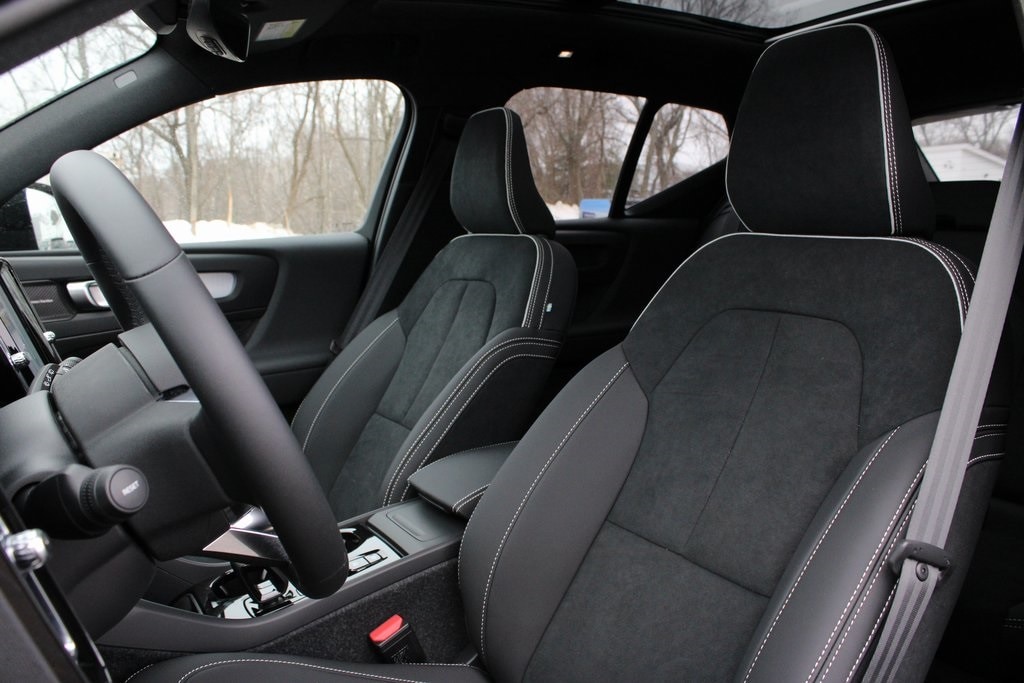 New 2026 Volvo XC40 B5 Ultra Black Edition SUV