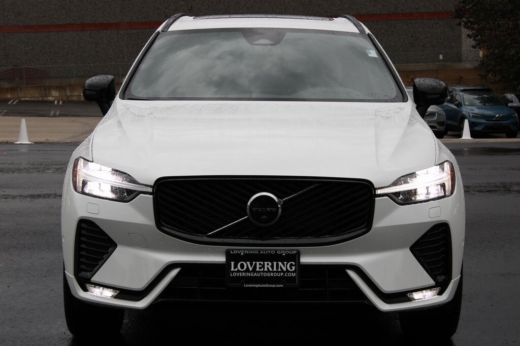 2026 Volvo XC60 B5 Plus photo 2