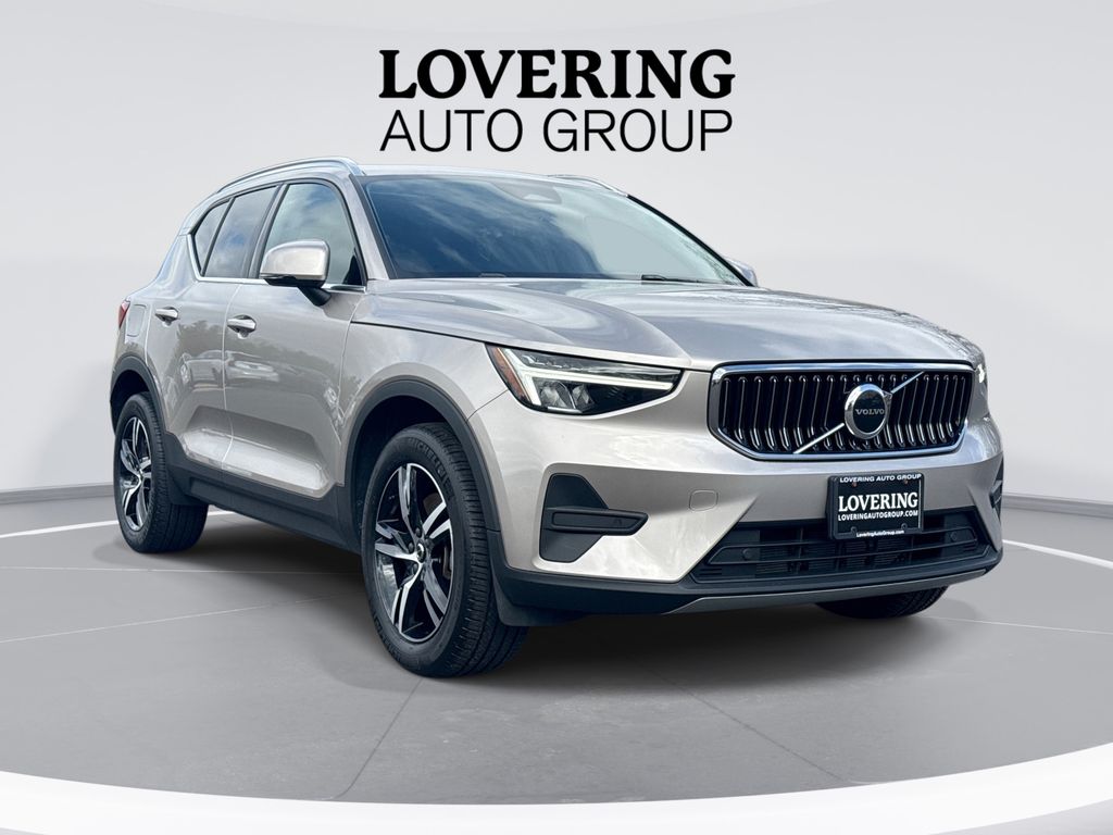 2024 Volvo XC40 SUV 