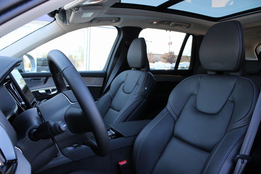 New 2026 Volvo XC90 B6 Ultra Dark Theme 7-Seater SUV