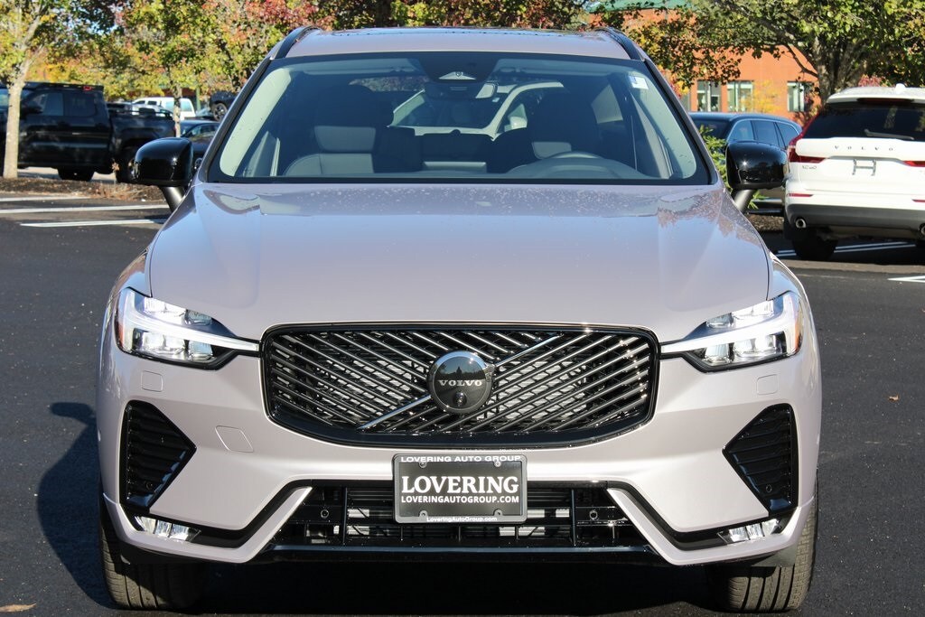 2026 Volvo XC60 B5 Plus photo 3