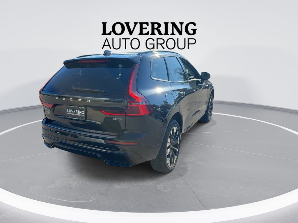 2026 Volvo XC60 Plus - Photo 8
