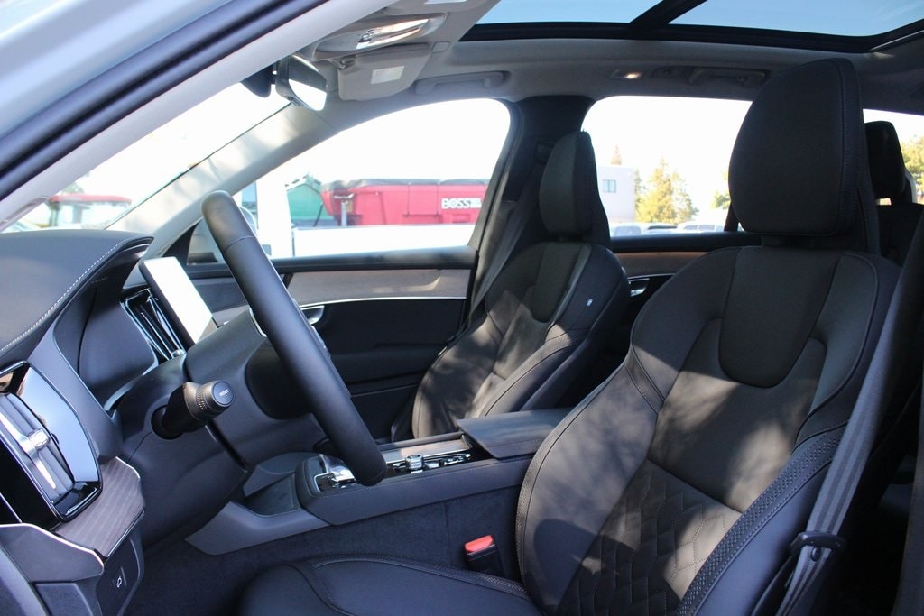 New 2026 Volvo XC90 B6 Plus 7-Seater SUV