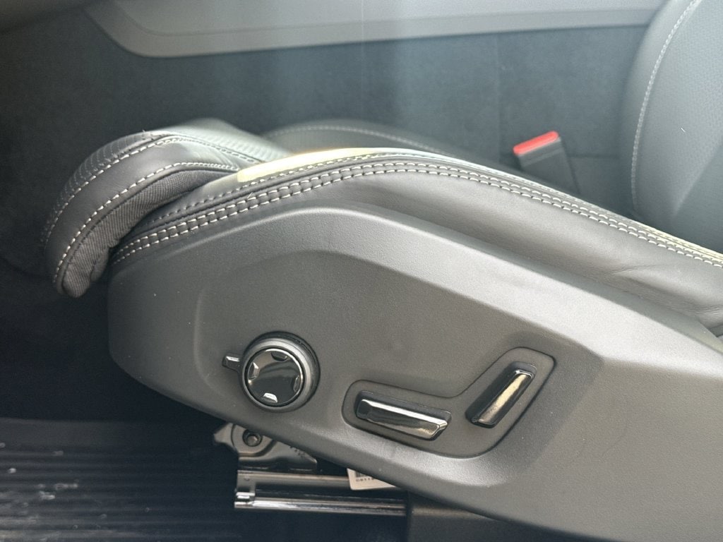 2026 Volvo XC60 Ultra - Photo 13