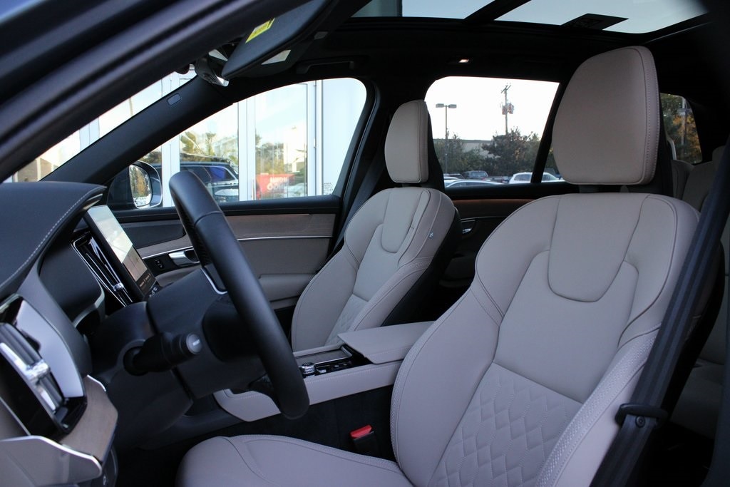 New 2026 Volvo XC90 B6 Plus 7-Seater SUV