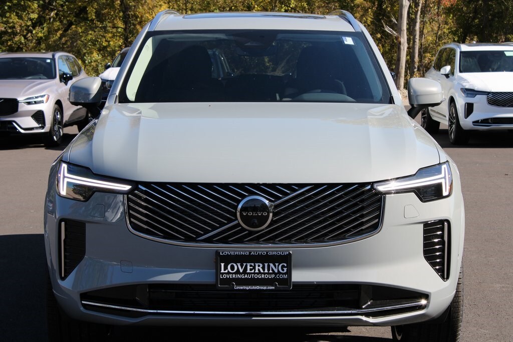 2026 Volvo XC90 Plus photo 2