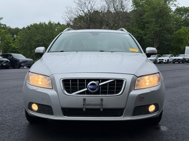Used 2010 Volvo V70 3.2 with VIN YV1960BW0A1164328 for sale in Nashua, NH