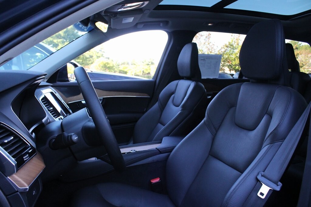 2024 Volvo XC90 B5 Plus photo 4