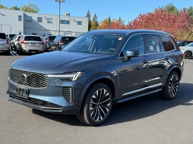 2025 Volvo XC90 Plus photo 3