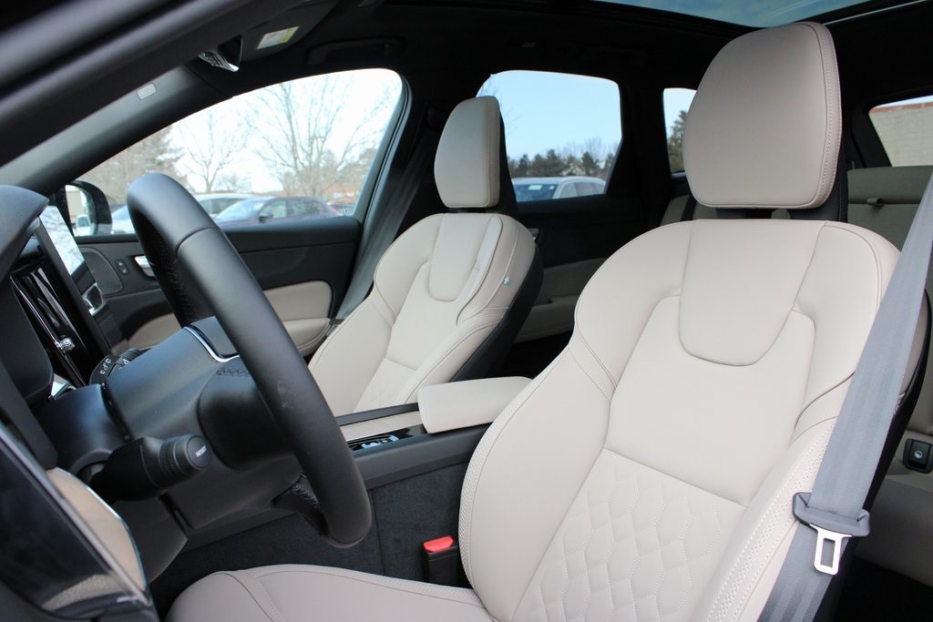 New 2026 Volvo XC60 B5 Plus SUV