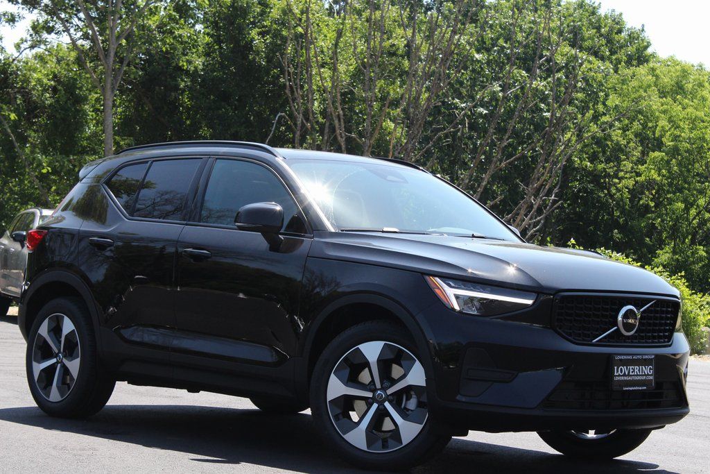 2026 Volvo XC40 Core - Photo 14