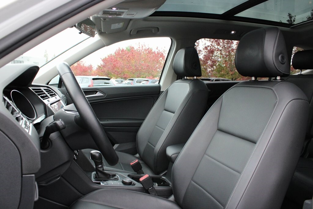 2019 Volkswagen Tiguan SE photo 2