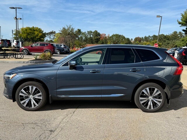 2023 Volvo XC60 B5 Plus photo 4