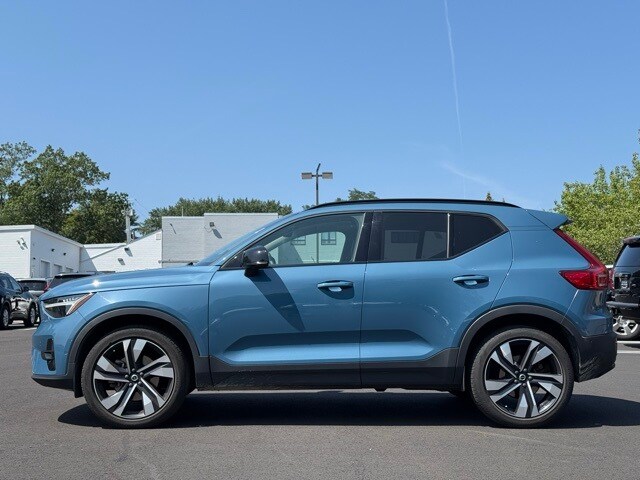 2024 Volvo XC40 Plus photo 4