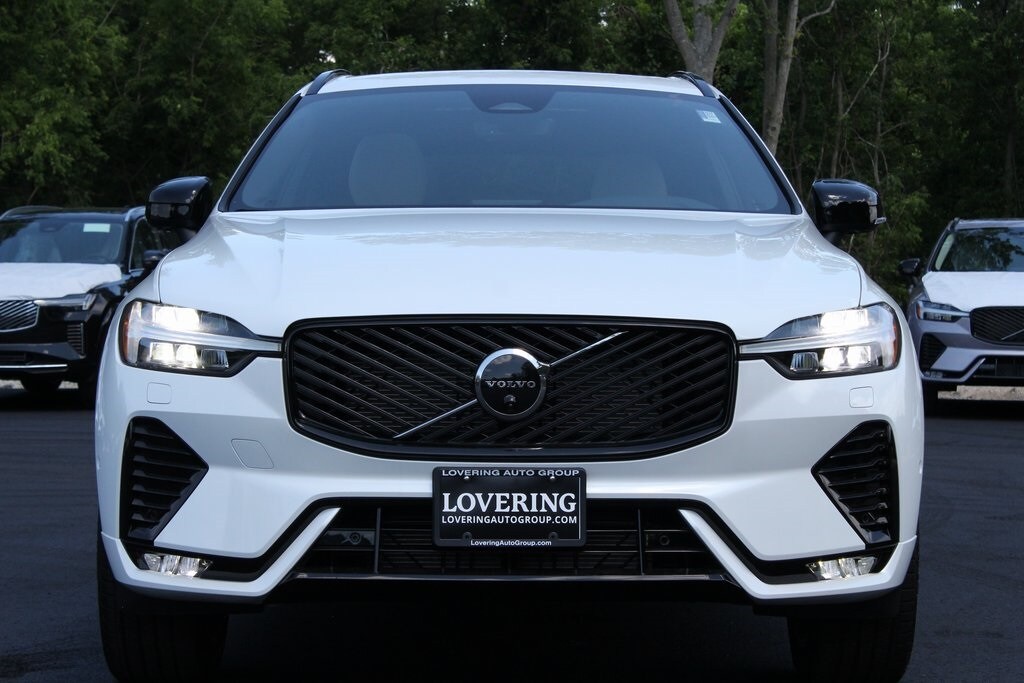 2026 Volvo XC60 B5 Plus photo 3