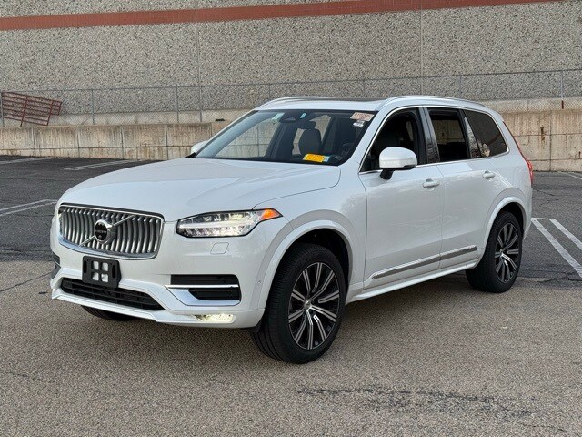 2025 Volvo XC90 Plus photo 3