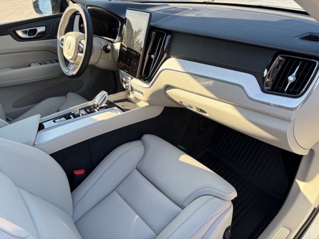 New 2026 Volvo XC60 B5 Ultra SUV