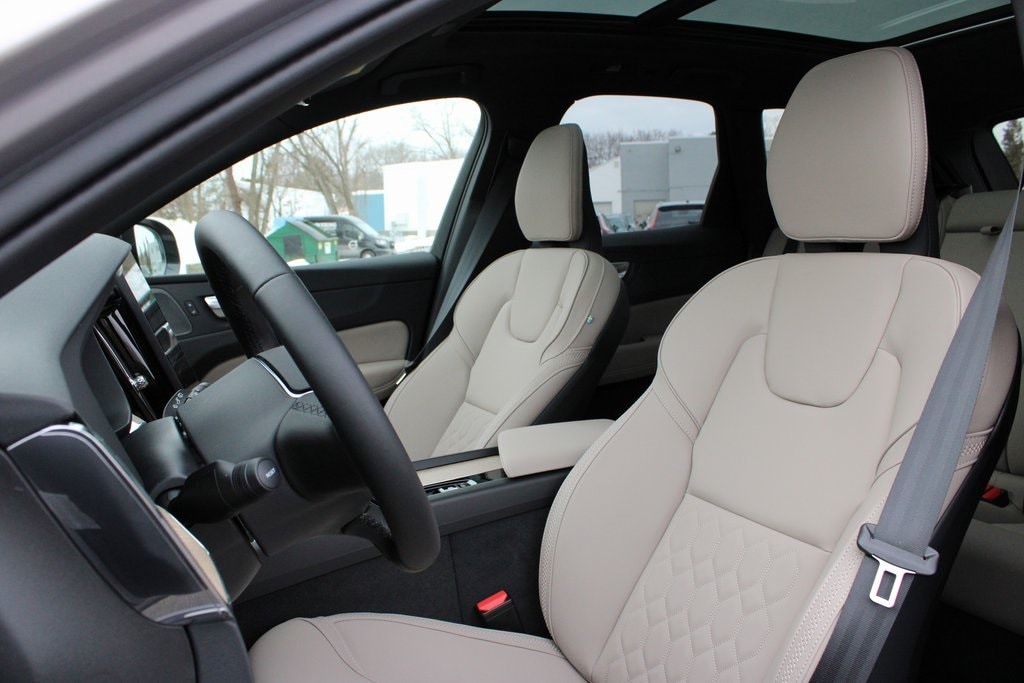 New 2026 Volvo XC60 B5 Plus SUV