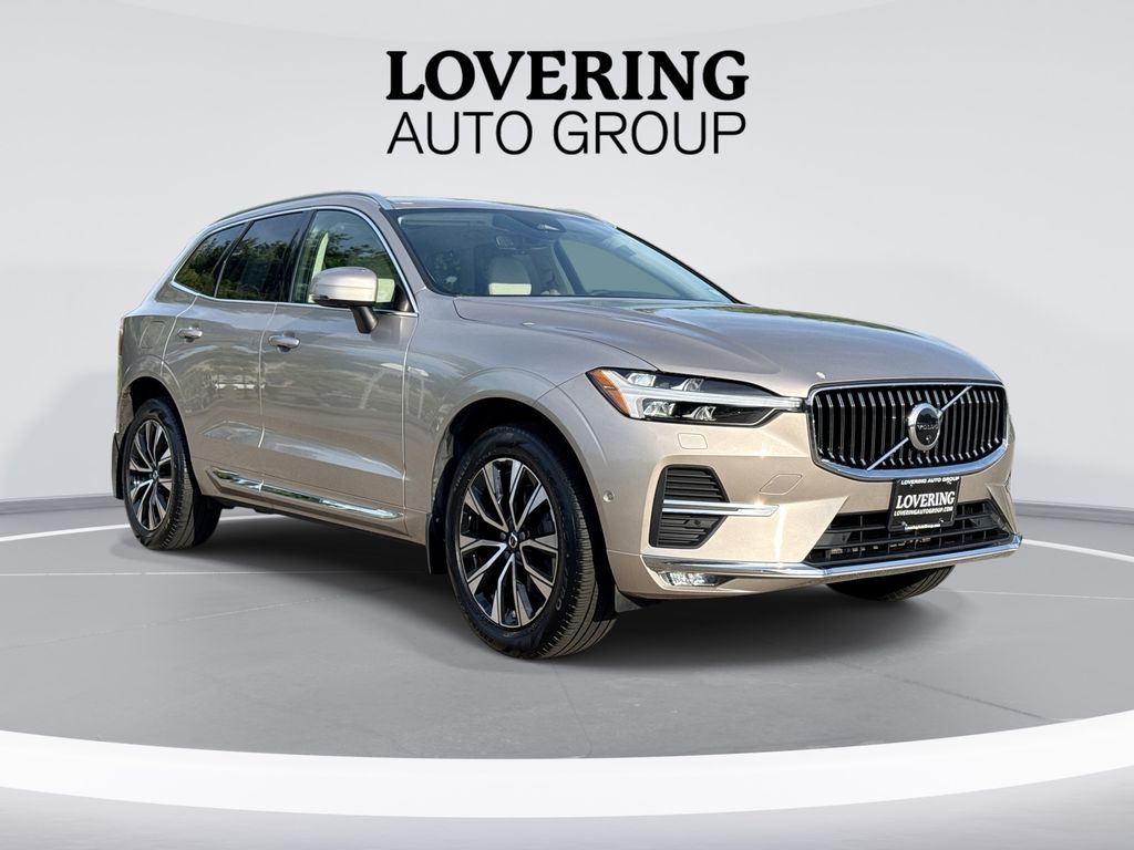 2023 Volvo XC60 B5 Plus Bright Theme AWD's photo