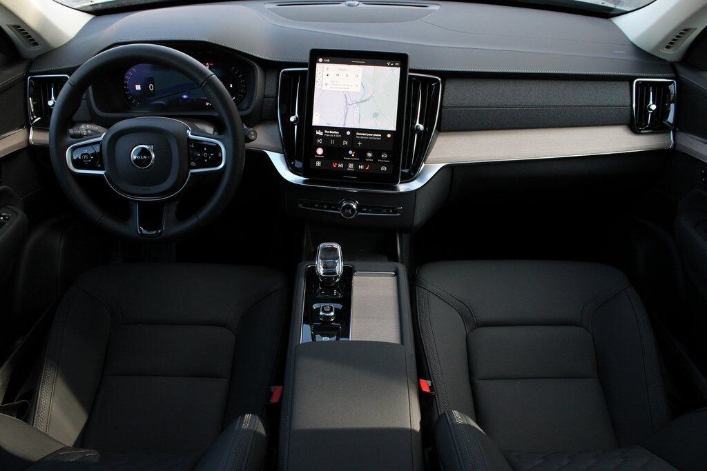 New 2026 Volvo XC90 B5 Core SUV