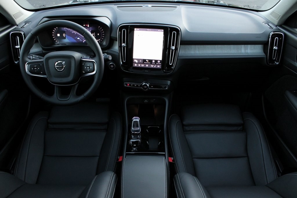 New 2026 Volvo XC40 B5 Plus SUV