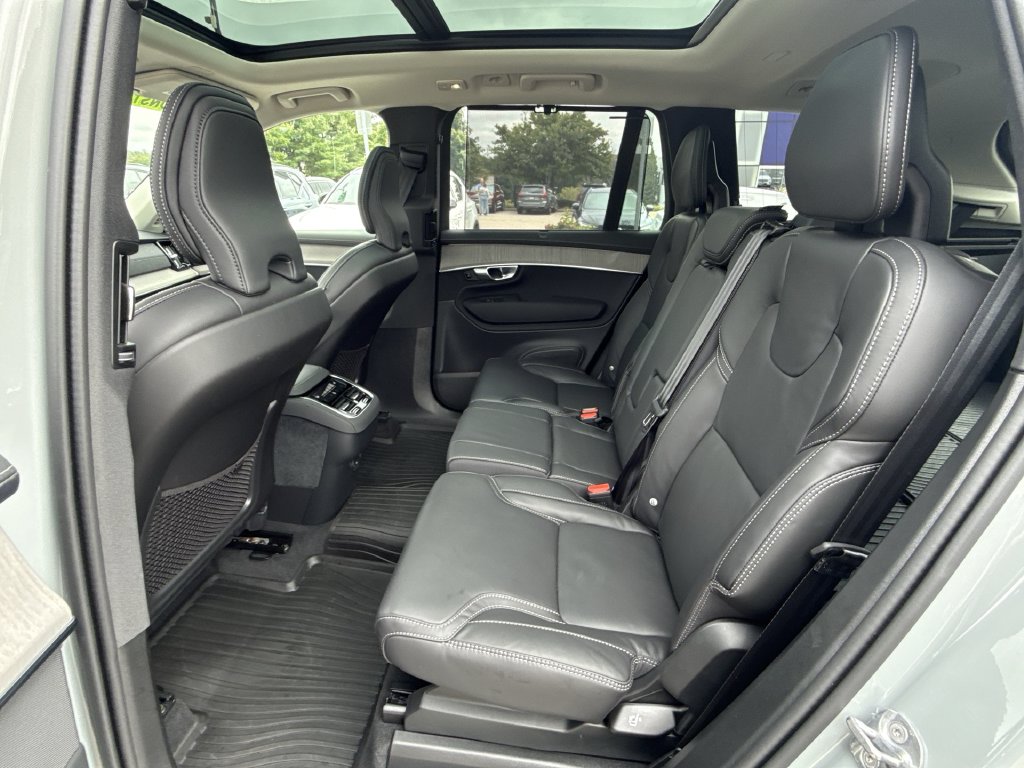 2026 Volvo XC90 Ultra - Photo 16