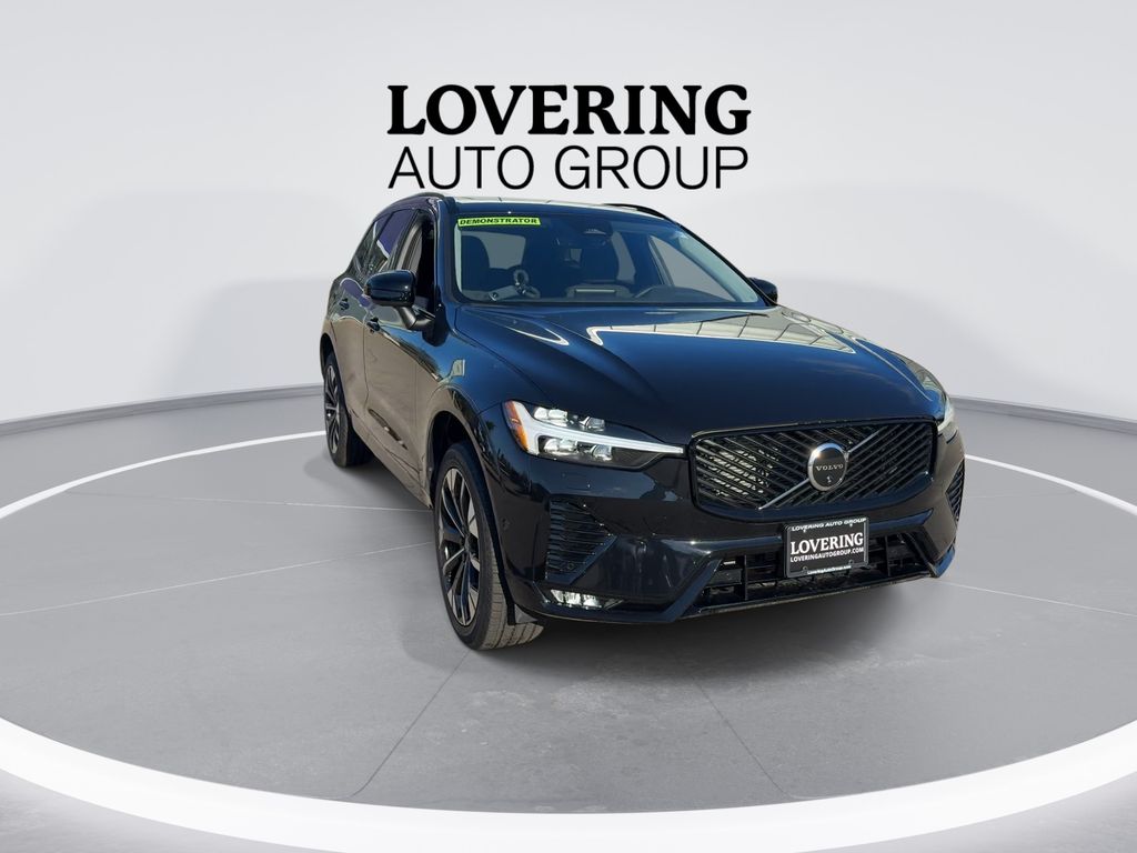 2026 Volvo XC60 Plus - Photo 3
