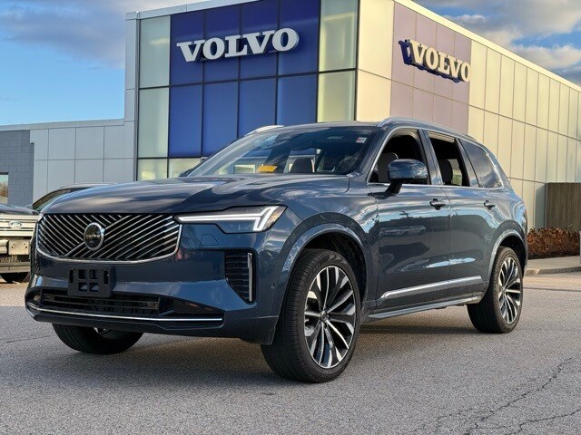 2025 Volvo XC90 B5 Plus photo 3