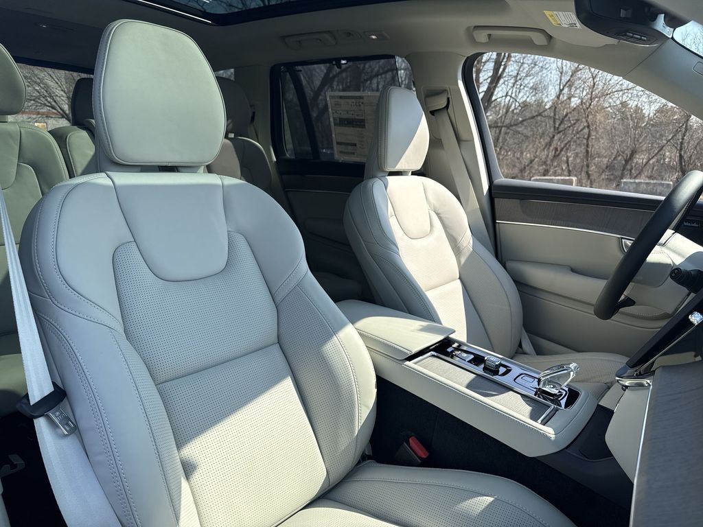 2026 Volvo XC90 Ultra - Photo 24