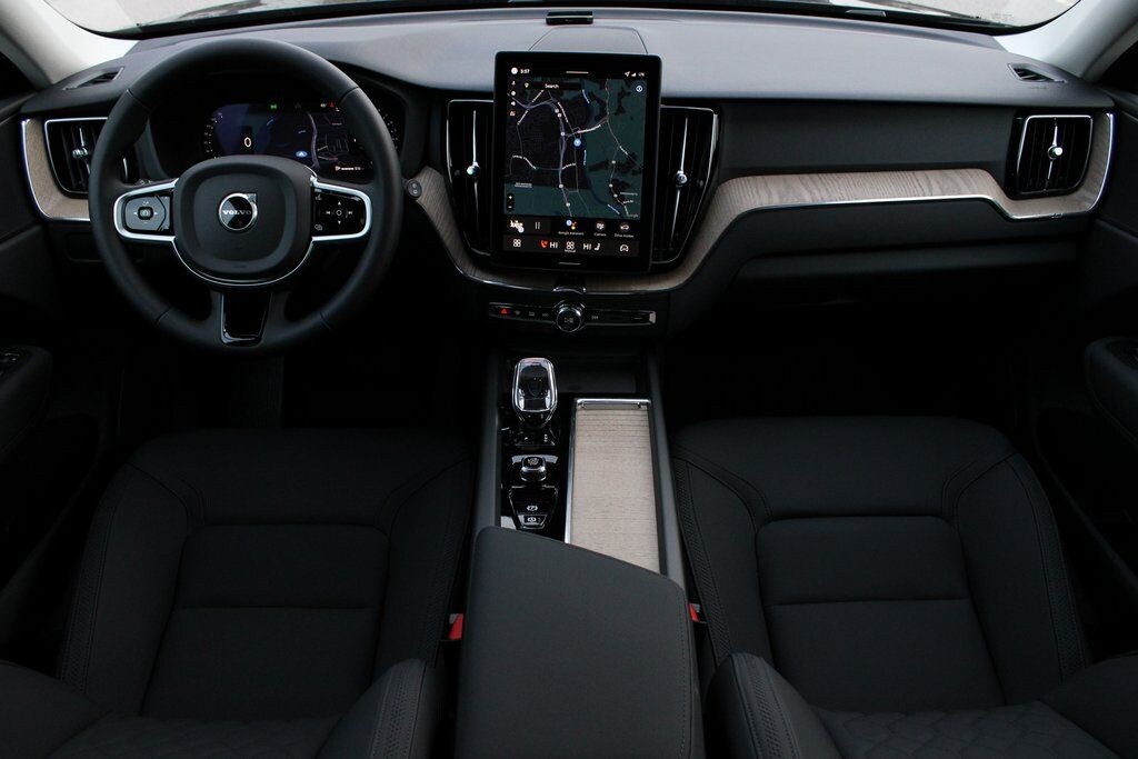 New 2026 Volvo XC60 B5 Plus SUV