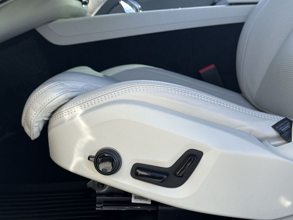 2026 Volvo XC60 Ultra - Photo 12
