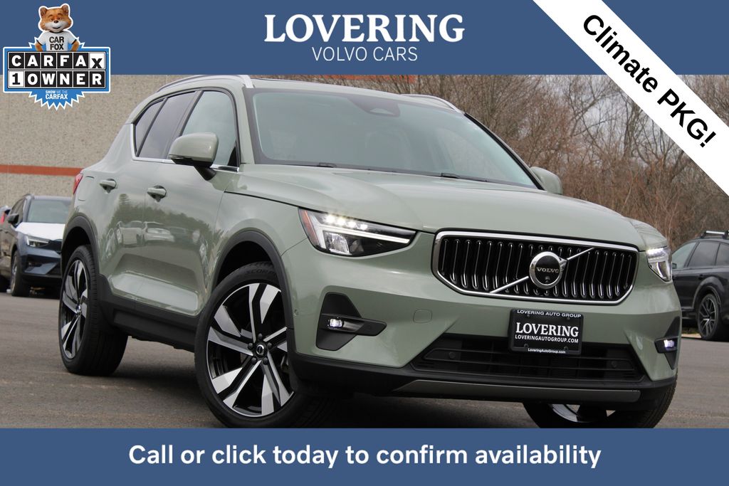 2024 Volvo XC40 SUV 