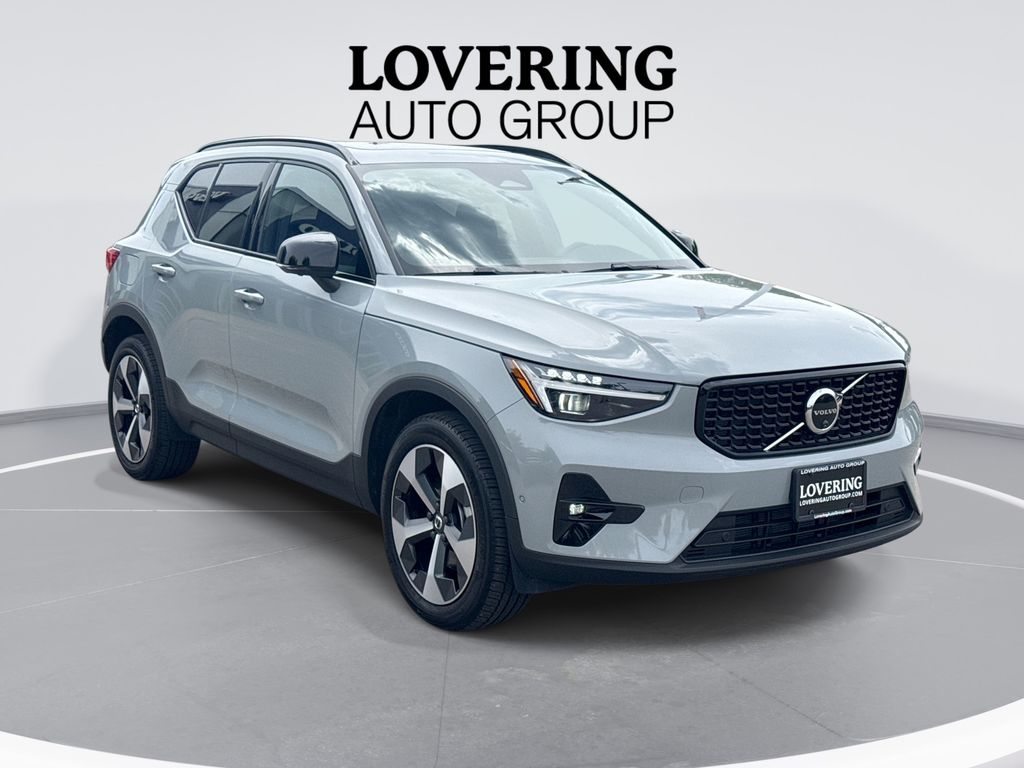 2026 Volvo XC40 SUV 