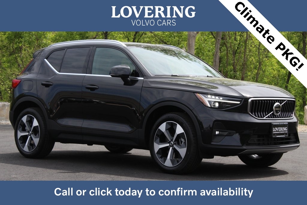 2025 Volvo XC40 SUV 